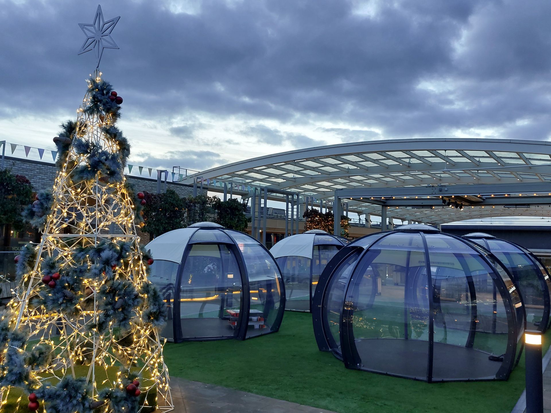 Dining Pods at Victors Restaurant in Oxford