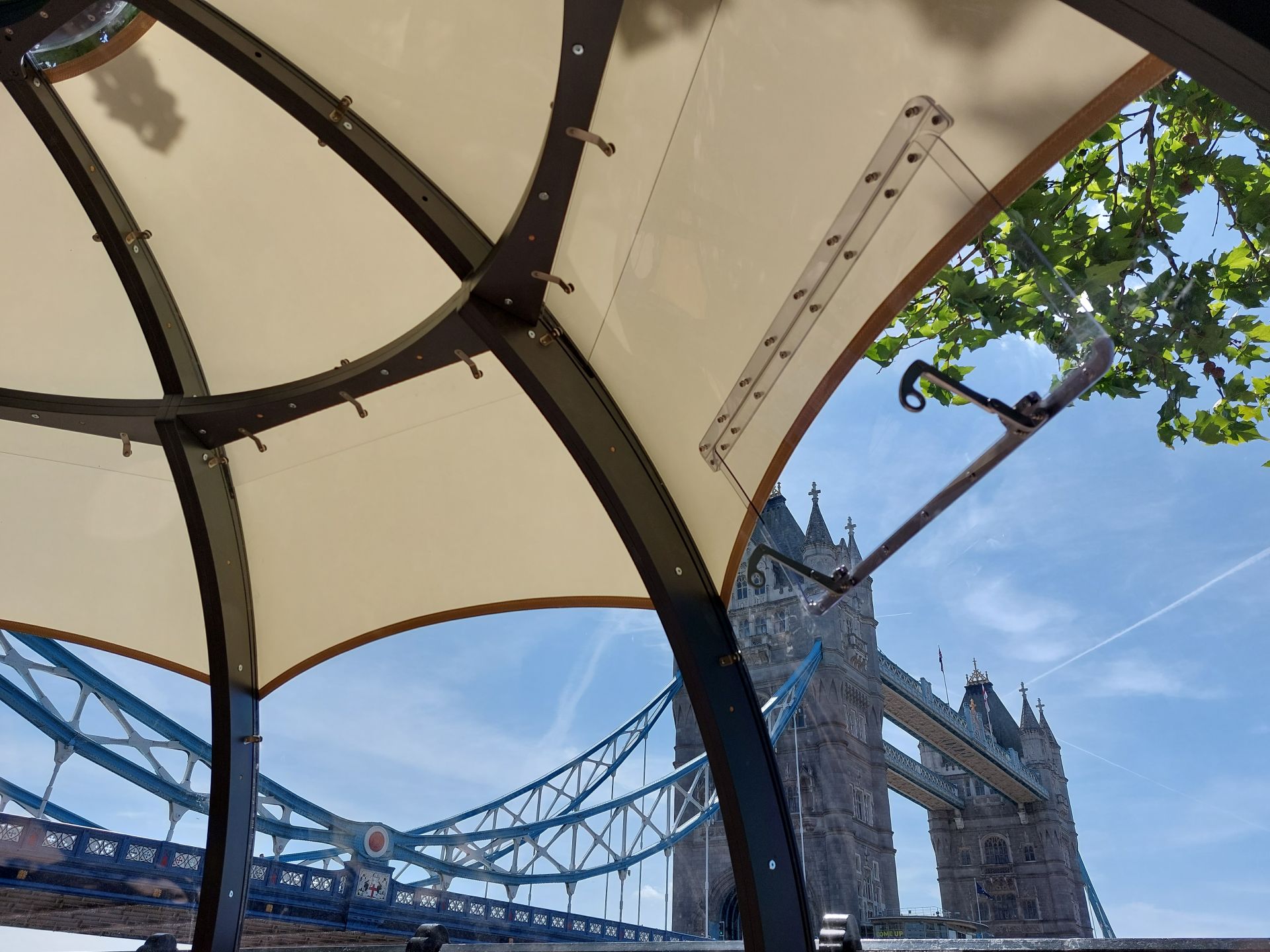 Dining pod and shade overlooking Tower Bridge 