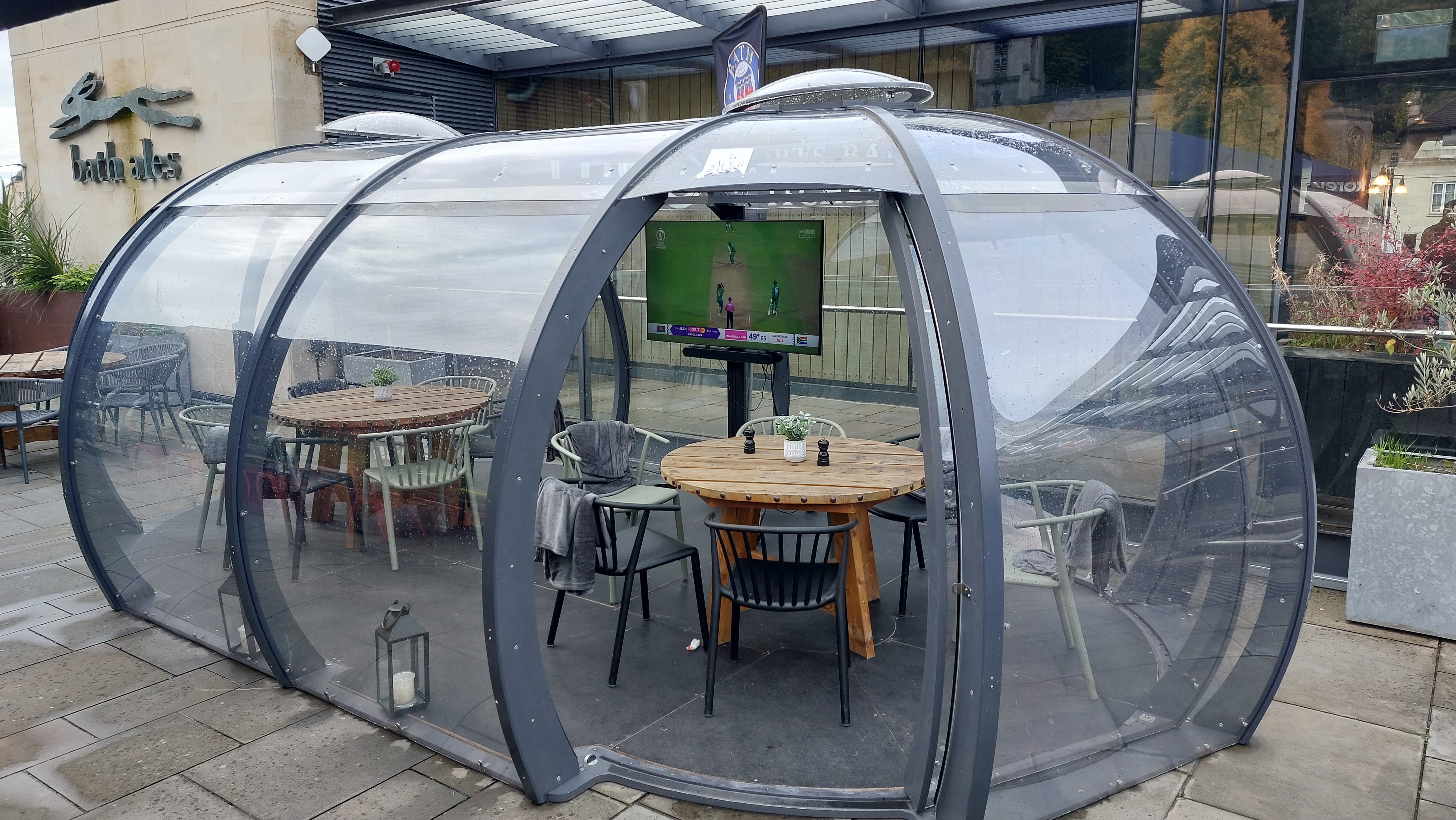 Ludo sports bar in Bath pod for drinks and watching sports