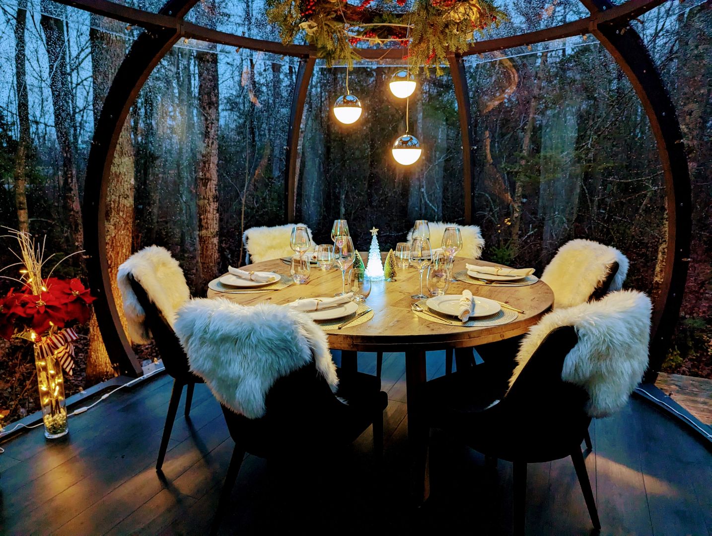 Make your garden dome cosy with lovely fabrics 
