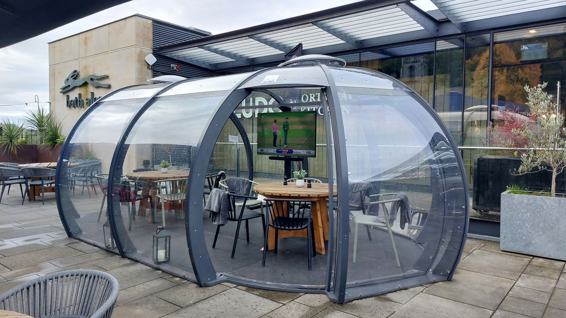 Casual dining and drinking pod at the Ludo in Bath