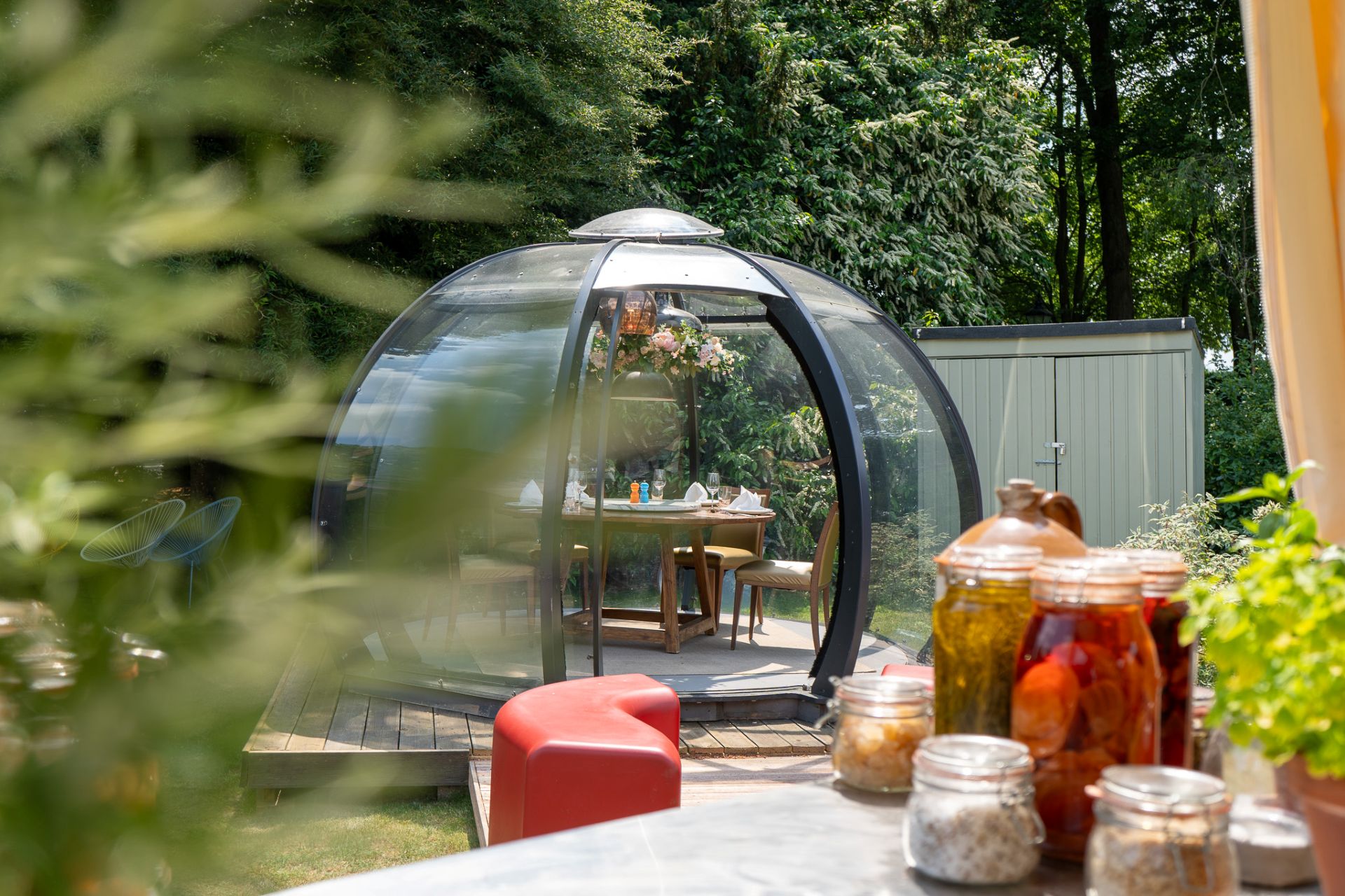 Garden dining pod 